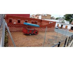 SOLAR DE ESQUINA, EN LA LOCALIDAD DE BURGUILLOS, SEVILLA.