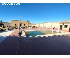 ESPECTACULAR CHALET CON PISCINA EN LA LOCALIDAD DE BURGUILLOS.