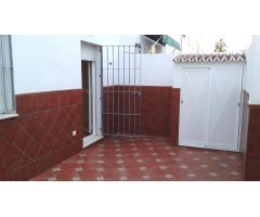 CASA ADOSADA EN TORRE DE LA REINA, GUILLENA.