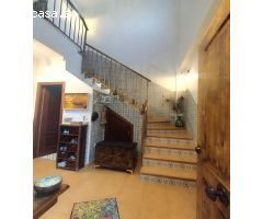 ACOGEDORA VIVIENDA UNIFAMILIAR DE DOS PLANTAS EN LA LOCALIDAD DE BURGUILLOS, SEVILLA.