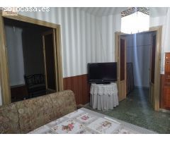Casa amplia, con patio