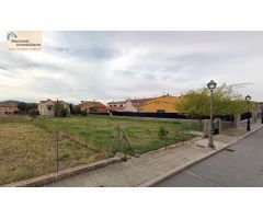 Chalet independiente con parcela en el casco urbano
