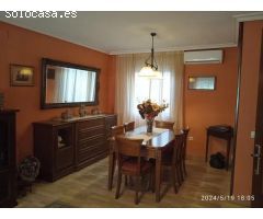 Adosado en Venta en Tomares, Sevilla