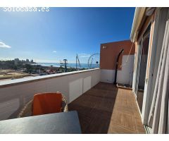 Atico con dos dormitorios y vistas al mar en alquiler