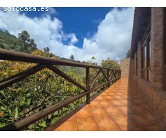Una joya de casa escondida en Fontanales – Privada en el campo