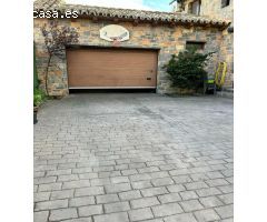 Exclusiva casa de piedra en centro histórico de Alfajarin