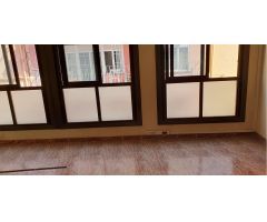 SE ALQUILA LOCAL COMERCIAL EN EL CENTRO DE LA VALL DUIXO