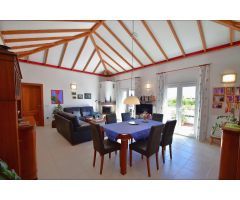 Magnífico Chalet con Grandes Jardines