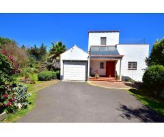Magnífico Chalet con Grandes Jardines