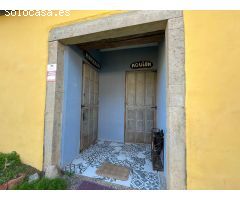 ¡Oportunidad única en Pravia! Dos encantadores apartamentos, panera vivienda y caserón asturiano