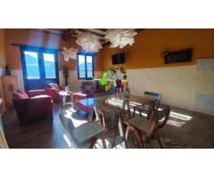 ¡Oportunidad única en Pravia! Dos encantadores apartamentos, panera vivienda y caserón asturiano