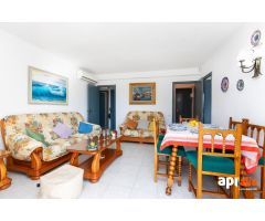 APARTAMENTO DE 4 HABITACIONES A ESCASOS METROS DE LA PLAYA
