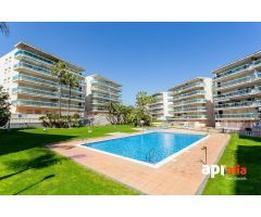 ESPECTACULAR PISO DE 3 HABITACIONES EN SALOU CON PARKING Y LICENCIA TURÍSTICA HUTT