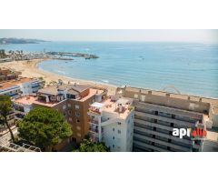 ESPECTACULAR ÁTICO CON VISTAS AL MAR, PARKING Y LICENCIA TURÍSTICA HUTT