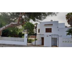 GRAN VILLA INDEPENDIENTE A 200 METROS DEL MAR