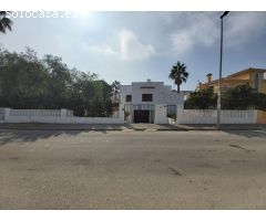 GRAN VILLA INDEPENDIENTE A 200 METROS DEL MAR