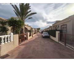 OPORTUNIDAD!!!!! VILLA INDEPENDIENTE EN URBANIZACION CON PISCINA COMUNITARIA