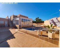 ¡¡OPORTUNIDAD!! VILLA INDEPENDIENTE CON PISCINA PRIVADA