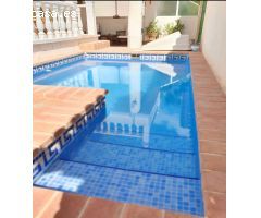 ACOGEDOR ADOSADO CON PISCINA PRIVADA