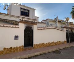ACOGEDOR ADOSADO CON PISCINA PRIVADA