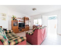 Vivienda en primera línea de playa, junto al mar. En Guardamar del Segura