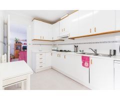 Vivienda en primera línea de playa, junto al mar. En Guardamar del Segura
