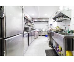 Se vende local comercial (restaurante) con vivienda anexa