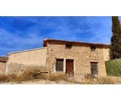 SE VENDE CASA CORTIJO PARA REFORMAR  EN LA COLONIA
