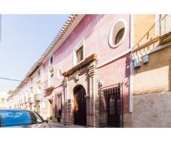 Amplia casa, del s. XVII a la venta en Mula