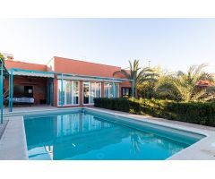 Chalet de estilo mediterráneo, ubicado en una tranquila urbanización a 20 minutos de Murcia centro
