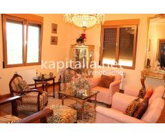 Espectacular chalet inspirado en el Norte a la venta en Albaida.