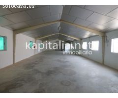 Conjunto de naves en venta en ontinyent.