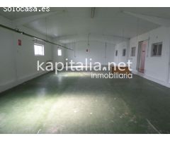 Conjunto de naves en venta en ontinyent.