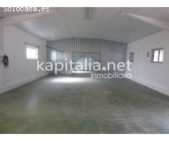 Conjunto de naves en venta en ontinyent.