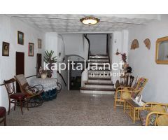 Casa de 500m2 a la venta en Bocairent