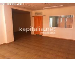 Local comercial en alquiler o venta en primera linea de Sant Rafael