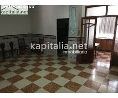Casa amplia  a la venta en Manuel con muchas posibilidades.