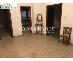 Casa amplia  a la venta en Manuel con muchas posibilidades.