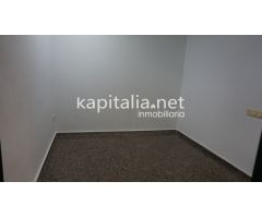 Alquiler de entresuelo comercial en Ontinyent (Valencia) zona Sant josep