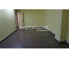 Alquiler de entresuelo comercial en Ontinyent (Valencia) zona Sant josep