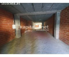 Local  comercial con patio  a la venta en Ontinyent.