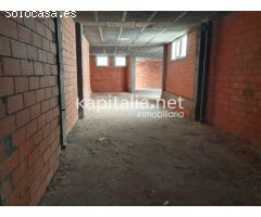 Local  comercial con patio  a la venta en Ontinyent.