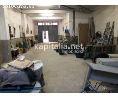 Local comercial con patio en el Llombo