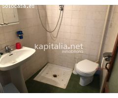 Local comercial con patio en el Llombo