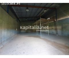 Terreno residencial con naves a la venta en Ontinyent.