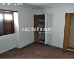 Casa a la venta en Ontinyent, zona La Canterería.