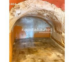 Casa a la venta en Bocairent para reformar.
