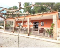 INTERESANTE CASA DE CAMPO A LA VENTA UBICADA EN LA POBLACIÓN DE BENIGANIM.