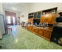 Casa con amplia terraza en la Llosa de Ranes
