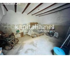 Casa con amplia terraza en la Llosa de Ranes